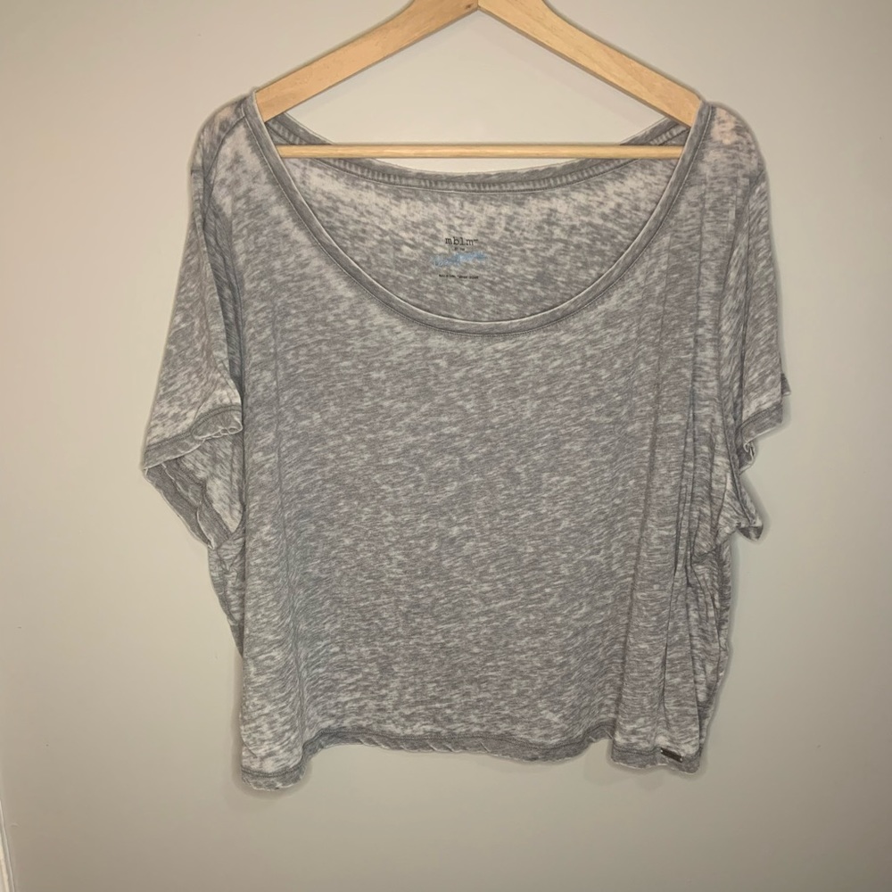 3/20$ Women’s size “3”  Gray “heather” short T-shirt.